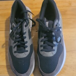 Nike Men's Black and Gray Sneakers